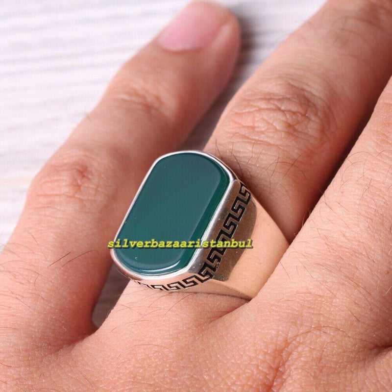 92% 4 Carat Green Emerald Gemstone Sterling Silver Ring at Rs 501 in Jaipur
